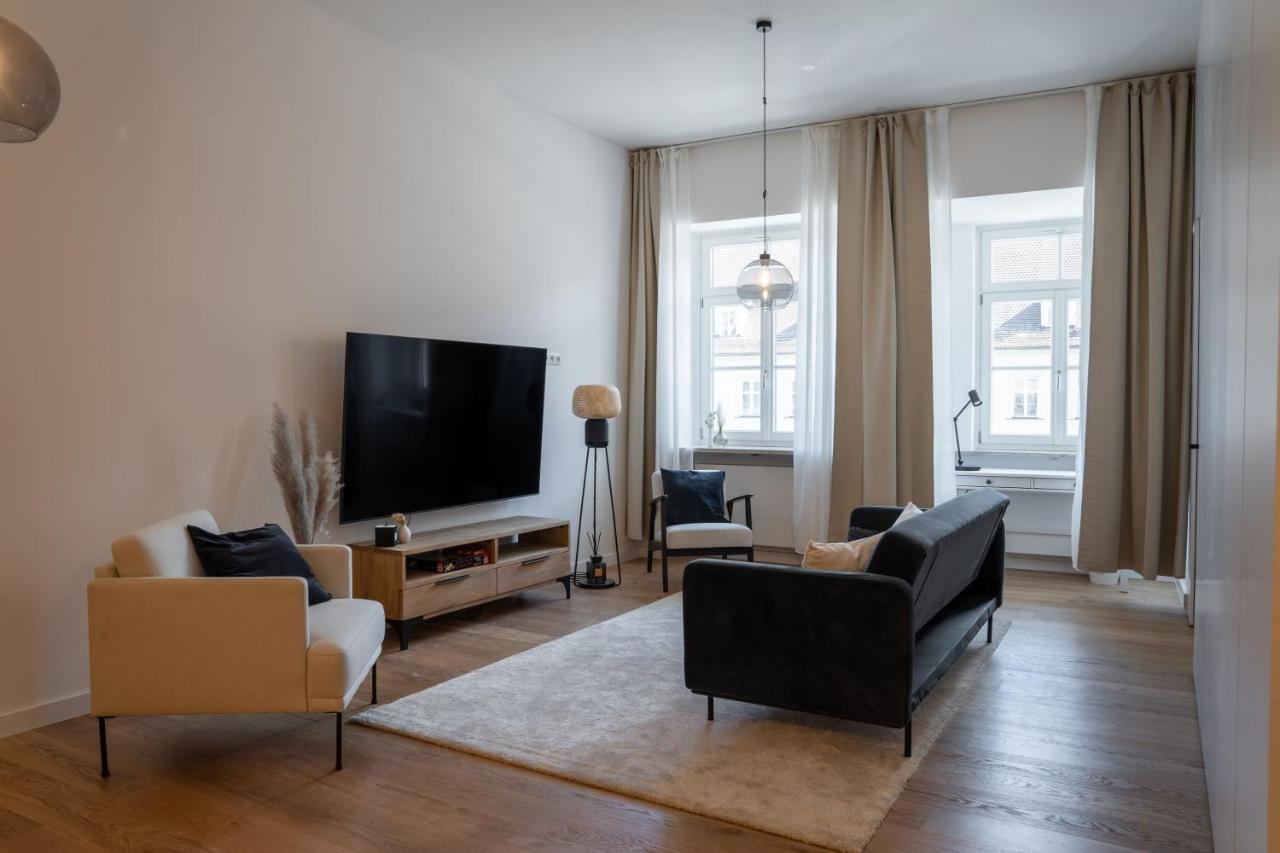 Maximilianstrasse Apartment Augsburg